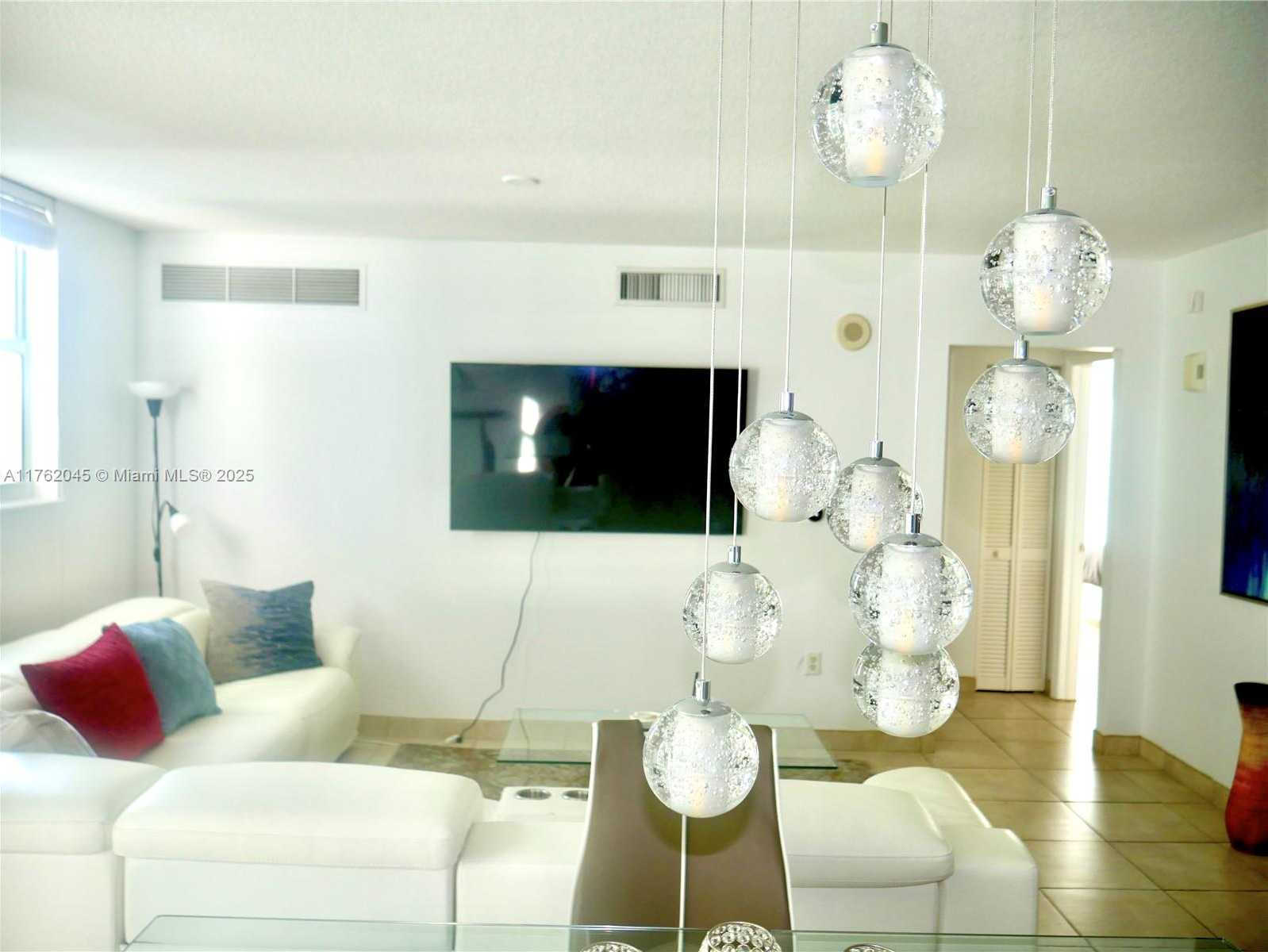 Small Image of 31 SOUTH EAST 5TH ST #2611, Miami Number 9