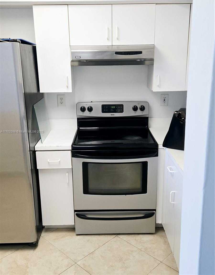 Small Image of 3300 NORTH EAST 191ST ST #609, Aventura Number 4