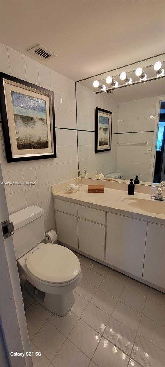 Small Image of 2655 COLLINS AVE #1906, Miami Beach Number 12