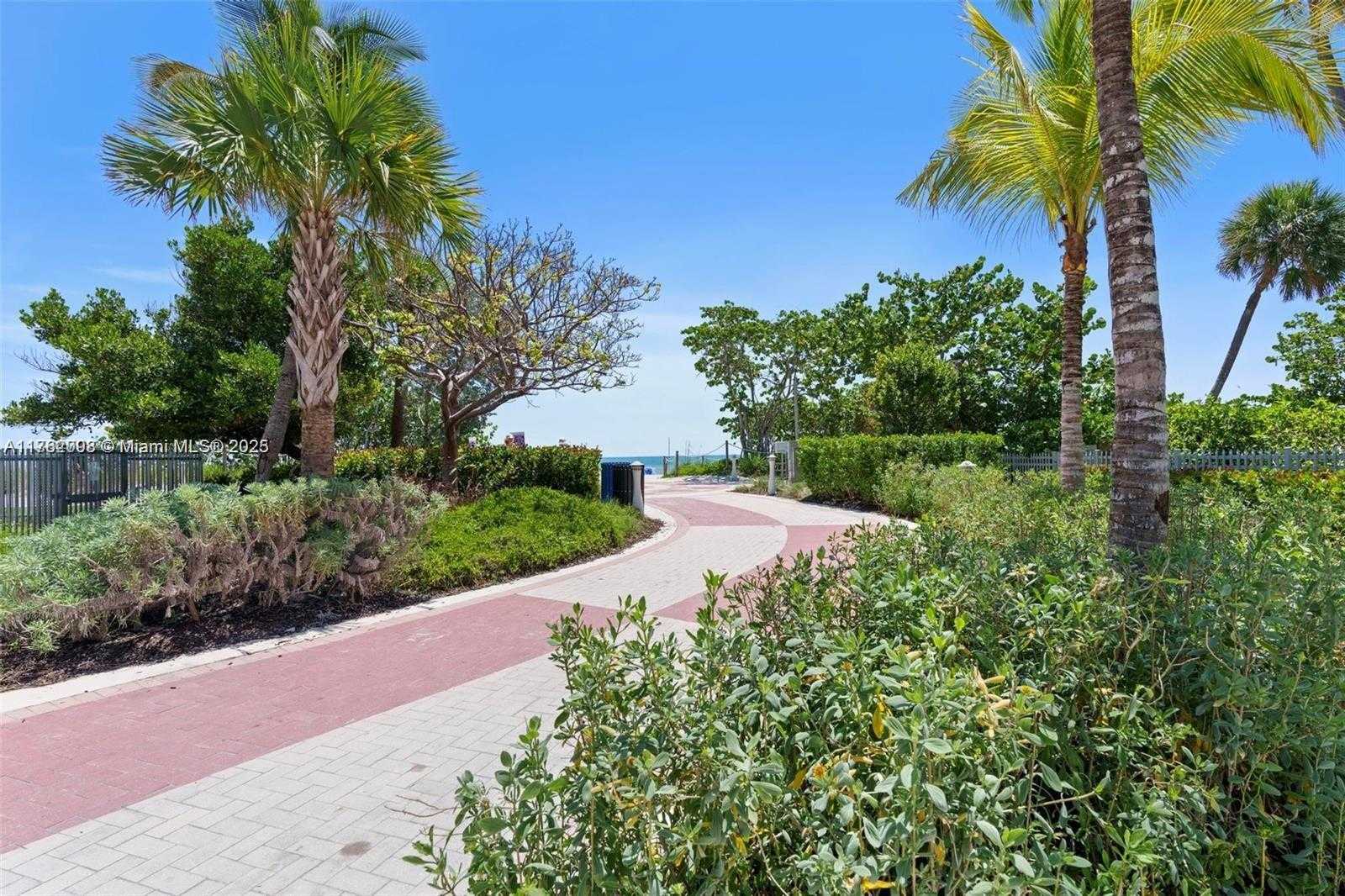 Small Image of 2655 COLLINS AVE #1906, Miami Beach Number 21