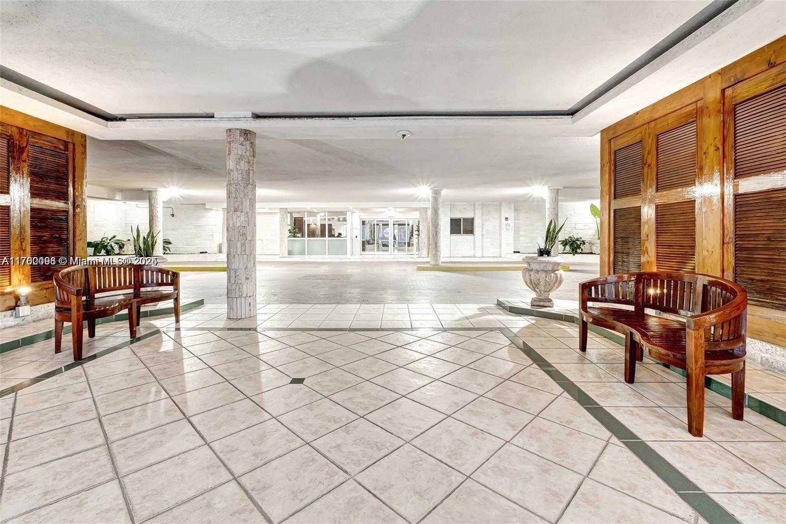 Small Image of 2655 COLLINS AVE #1906, Miami Beach Number 23