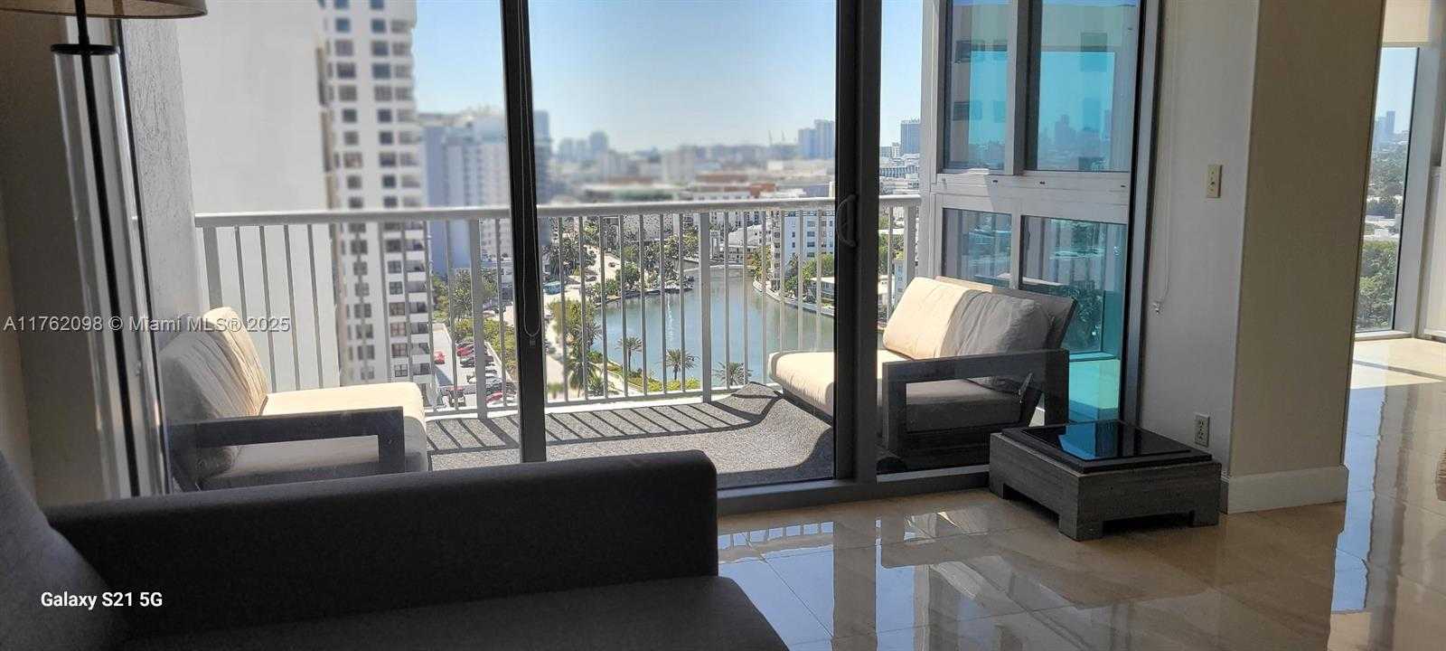 Small Image of 2655 COLLINS AVE #1906, Miami Beach Number 6