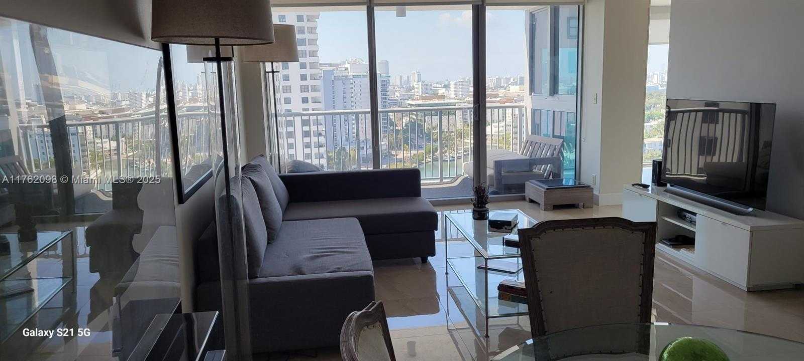 Small Image of 2655 COLLINS AVE #1906, Miami Beach Number 7
