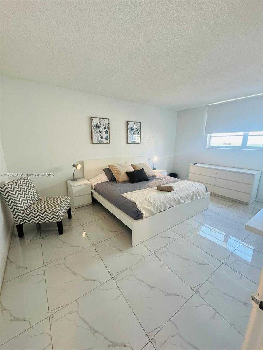 Small Image of 3901 SOUTH OCEAN DR #10G, Hollywood Number 2