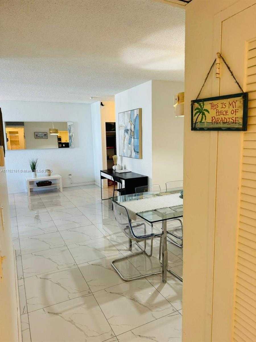 Small Image of 3901 SOUTH OCEAN DR #10G, Hollywood Number 3