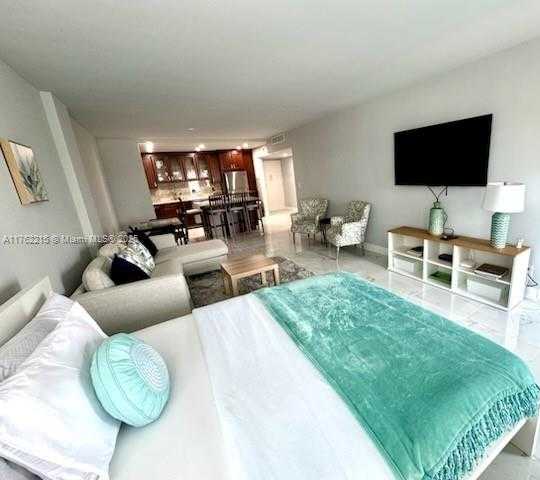Small Image of 19370 COLLINS AVE #826, Sunny Isles Beach Number 4