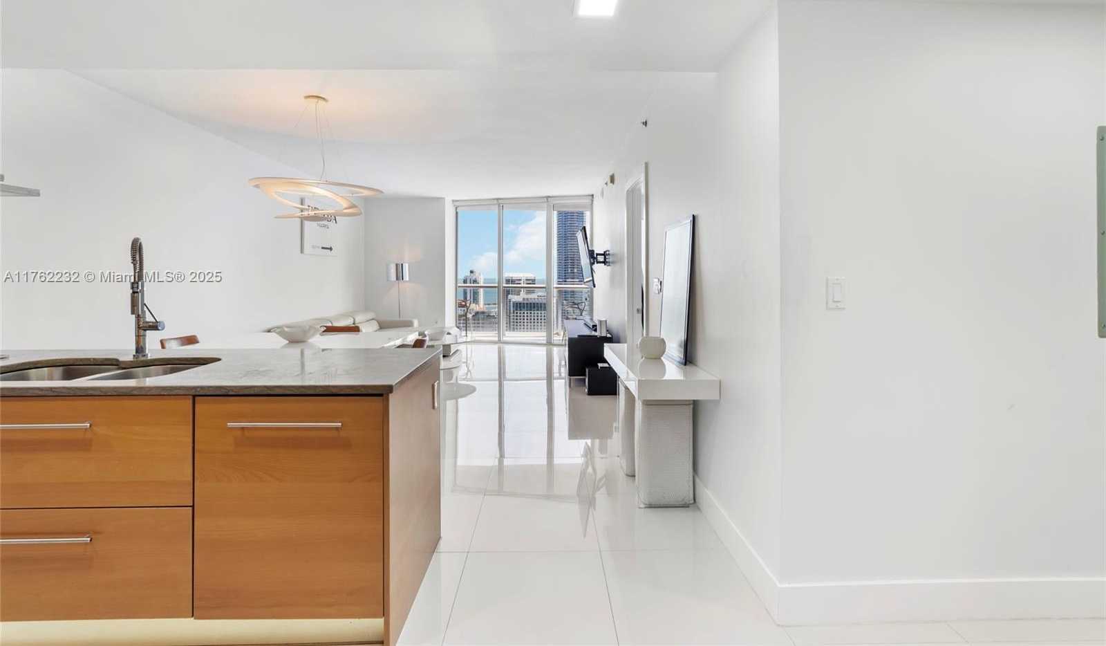 Small Image of 495 BRICKELL AVE #4907, Miami Number 10