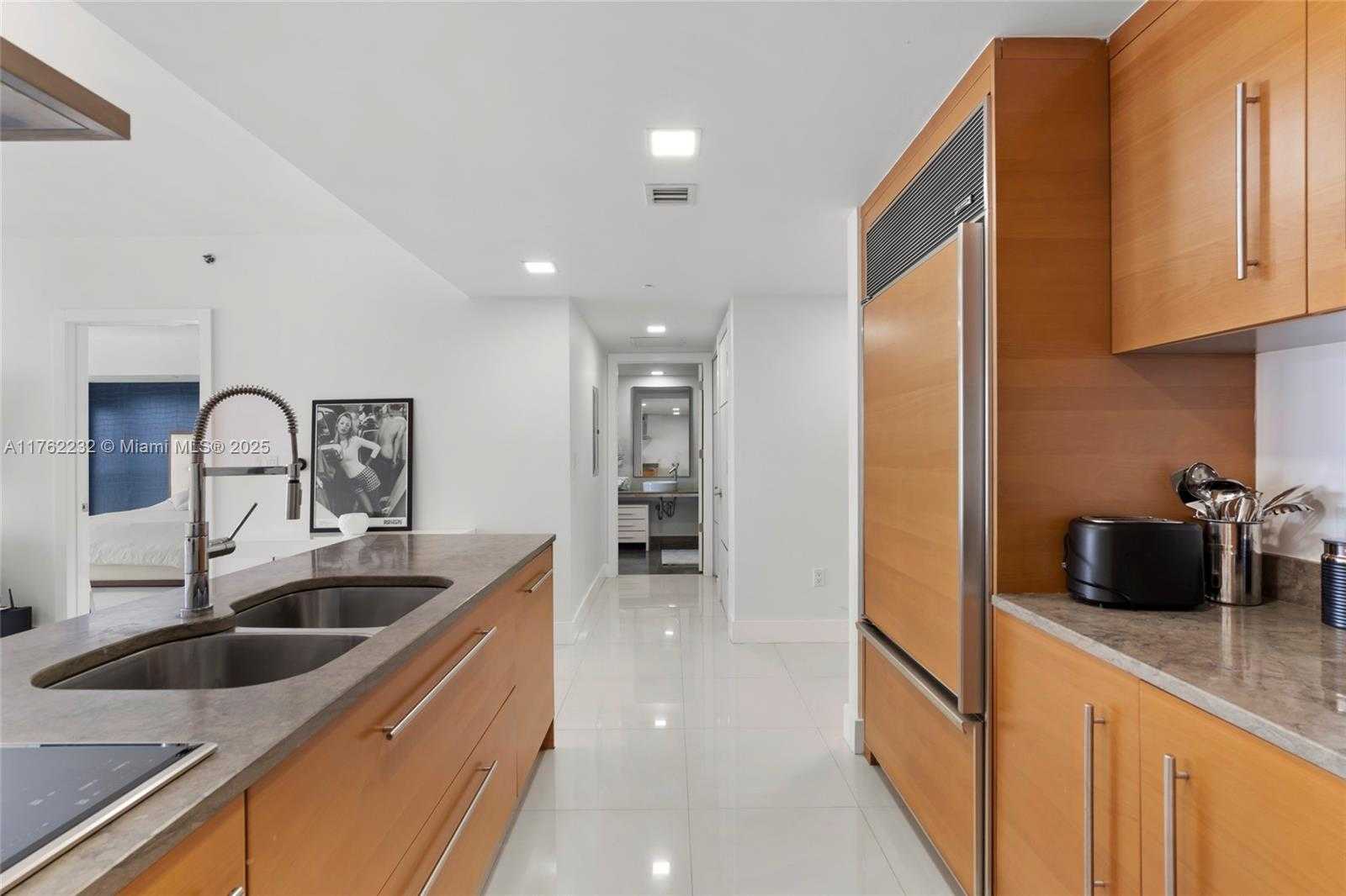 Small Image of 495 BRICKELL AVE #4907, Miami Number 12