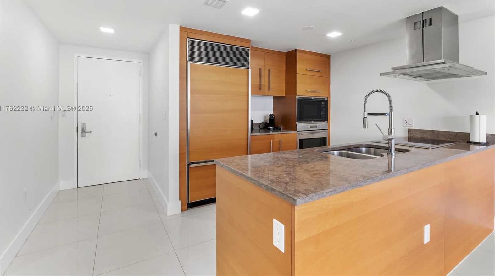 Small Image of 495 BRICKELL AVE #4907, Miami Number 7