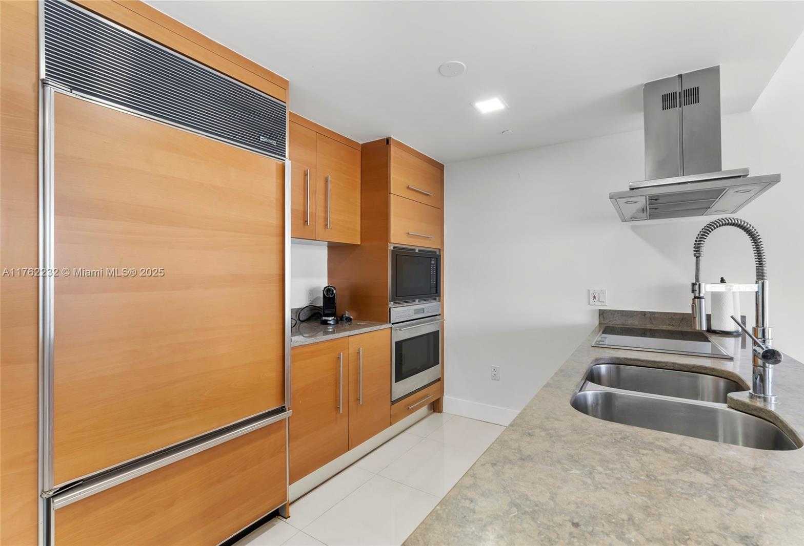 Small Image of 495 BRICKELL AVE #4907, Miami Number 8