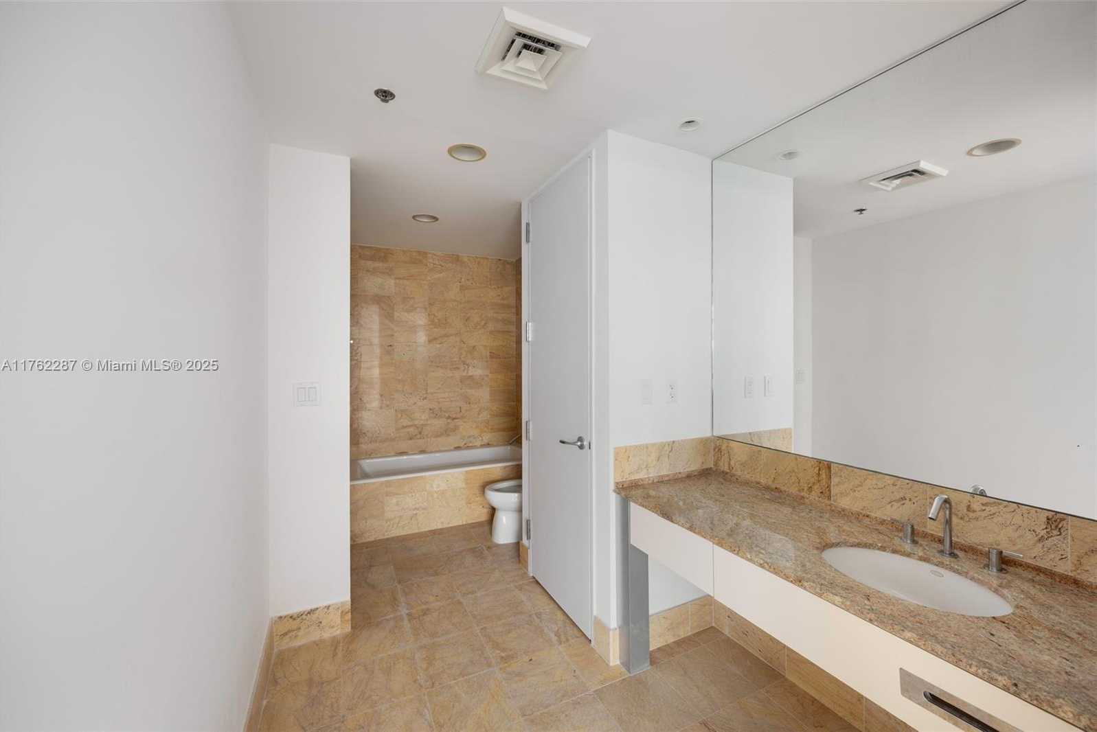 Small Image of 1395 BRICKELL AVE #3408, Miami Number 7