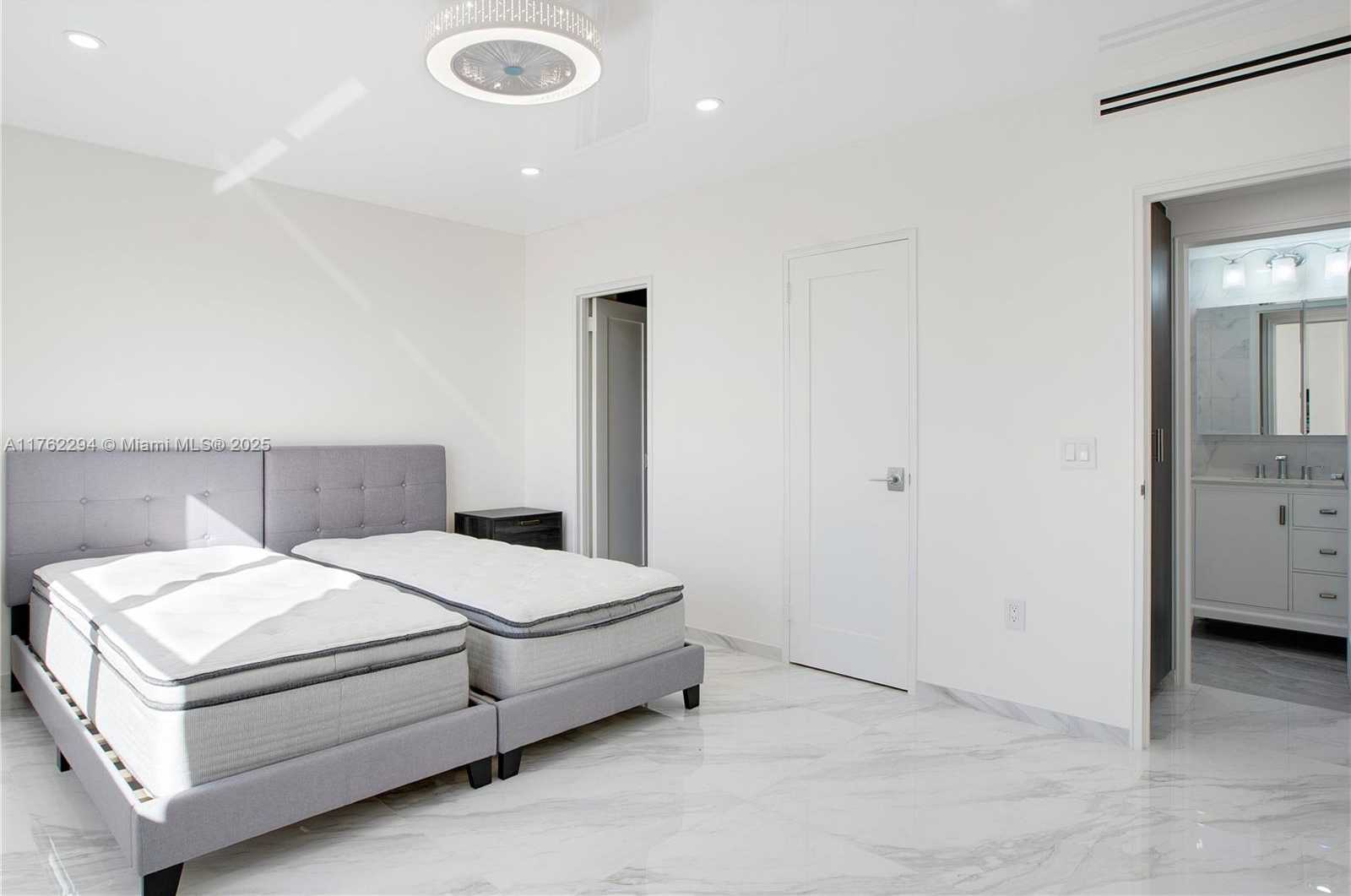 Small Image of 10185 COLLINS AVE #907, Bal Harbour Number 20