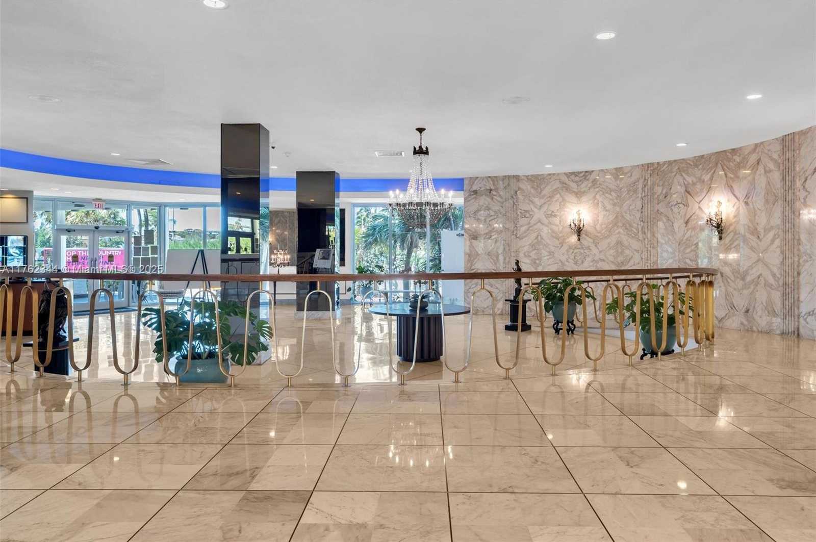 Small Image of 5255 Collins Ave, Miami, FL 33140, USA Number 44