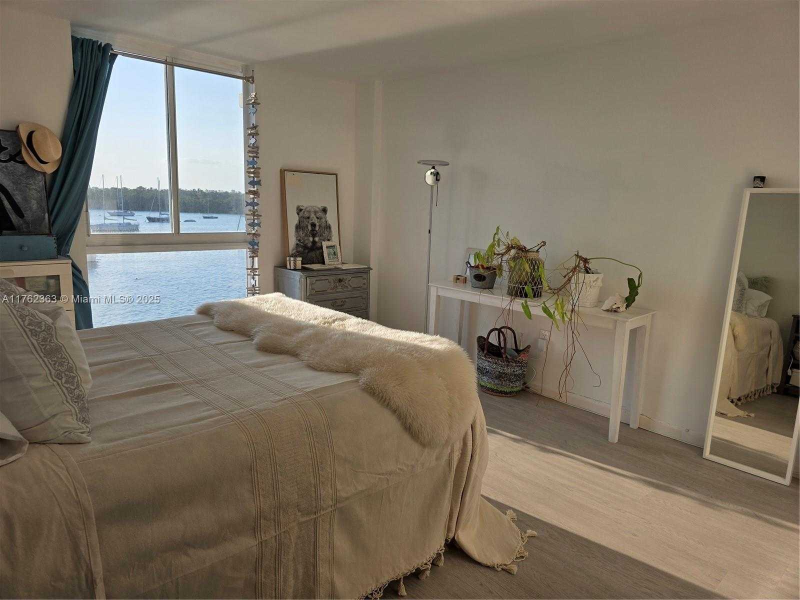 Small Image of 7928 WEST DR #307, North Bay Village Number 12