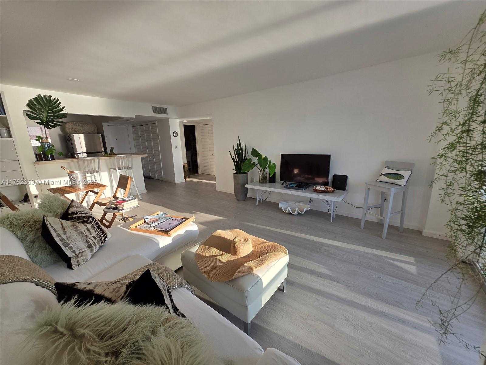 Small Image of 7928 WEST DR #307, North Bay Village Number 6