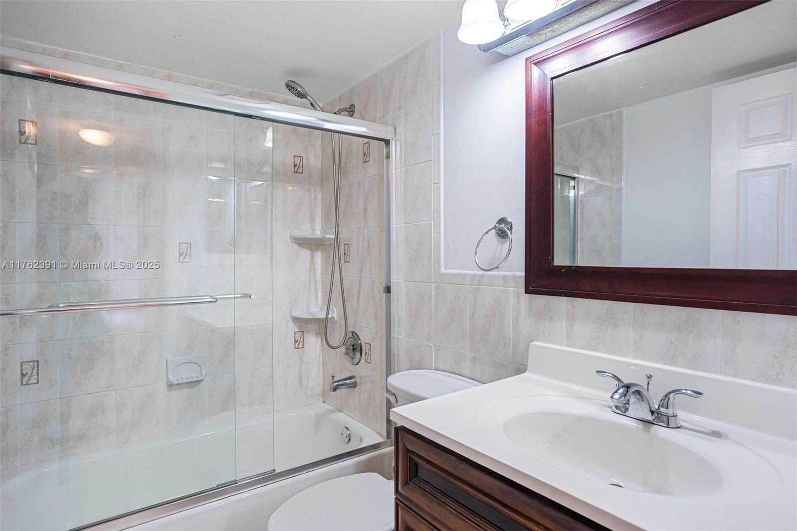 Small Image of 3553 MAGELLAN CIR #311-1, Aventura Number 16