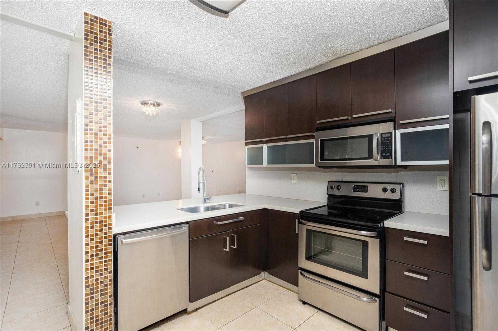 Small Image of 3553 MAGELLAN CIR #311-1, Aventura Number 7