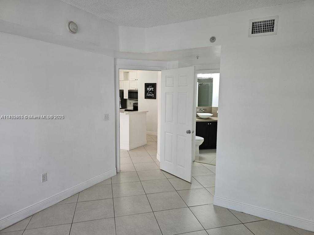 Small Image of 17145 NORTH BAY RD #4412, Sunny Isles Beach Number 18
