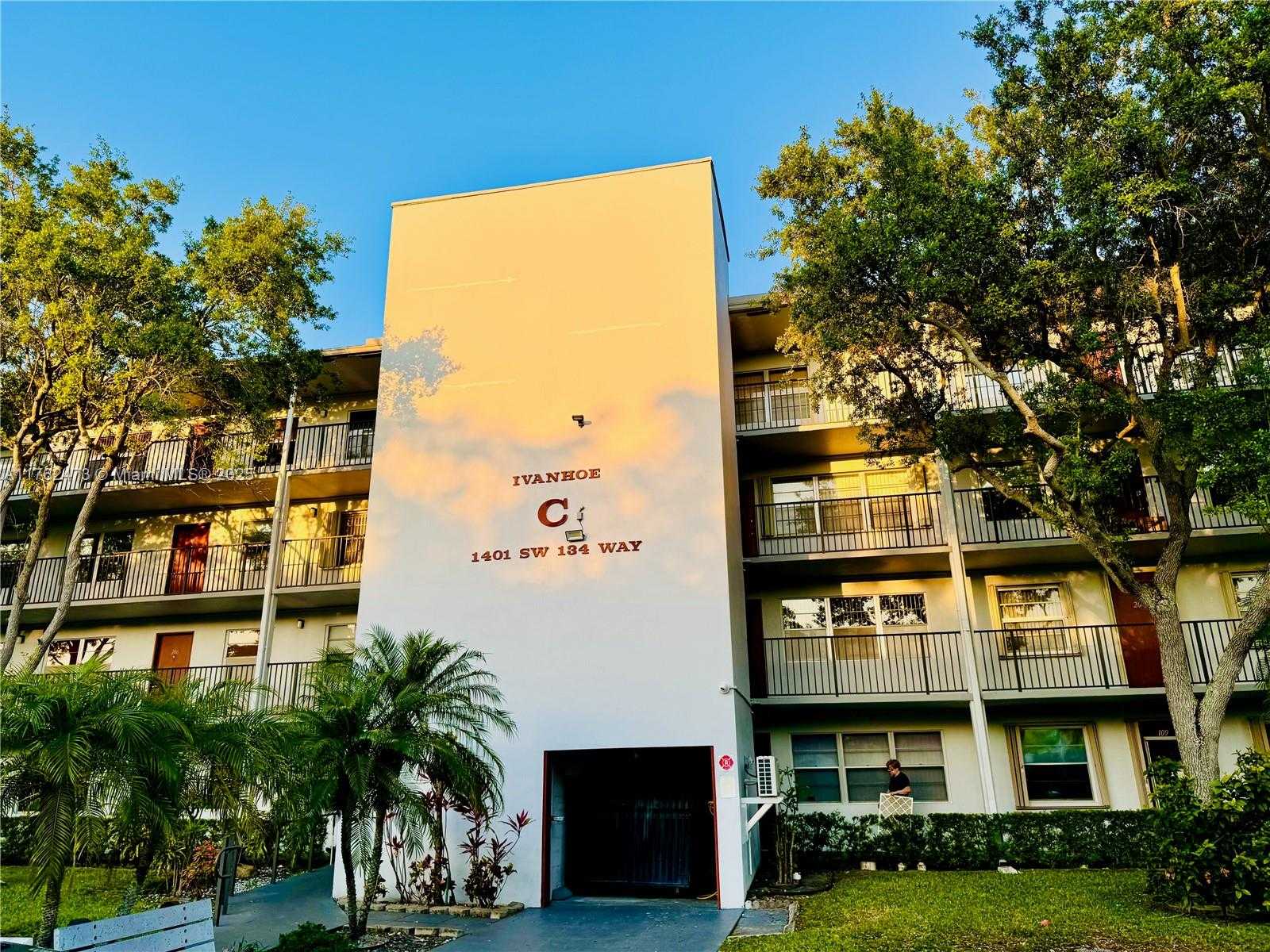 Small Image of 1401 SOUTH WEST 134TH WAY #413C, Pembroke Pines Number 2