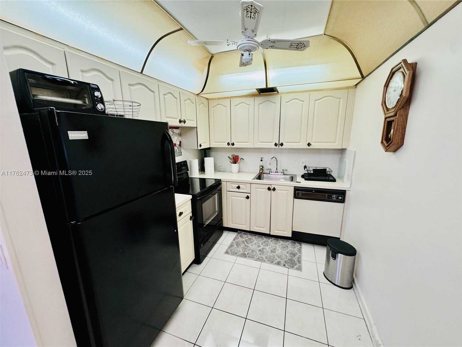 Small Image of 1401 SOUTH WEST 134TH WAY #413C, Pembroke Pines Number 9