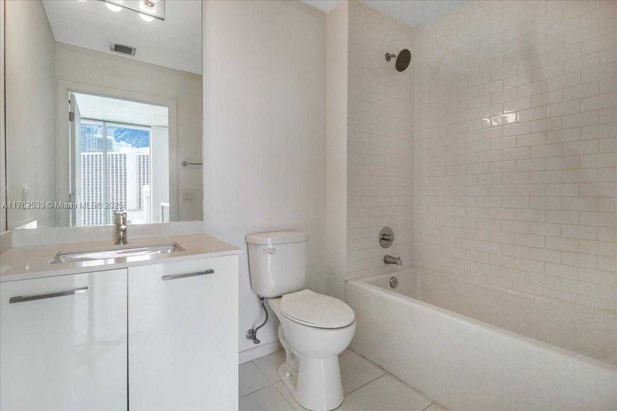 Small Image of 151 SOUTH EAST 1ST ST #1011, Miami Number 26