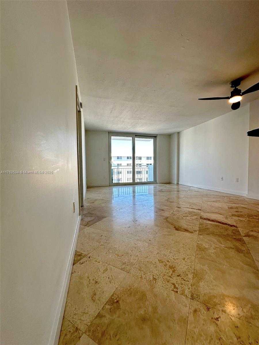 Small Image of 345 OCEAN DR #1022, Miami Beach Number 14