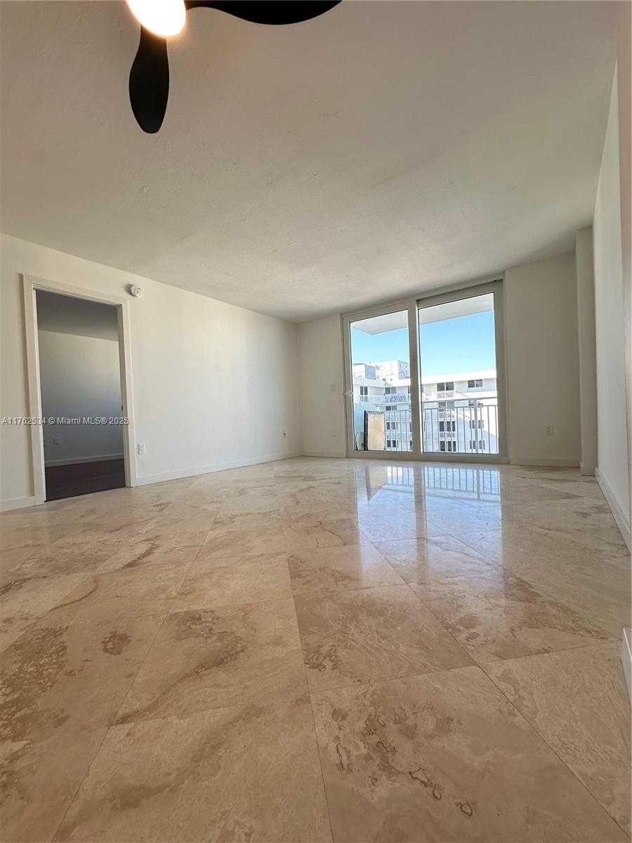 Small Image of 345 OCEAN DR #1022, Miami Beach Number 4
