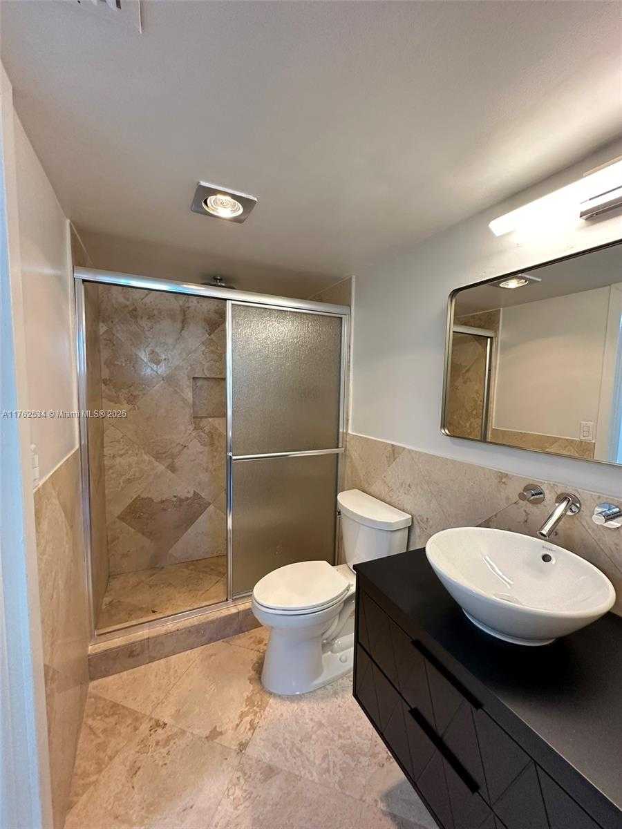 Small Image of 345 OCEAN DR #1022, Miami Beach Number 7