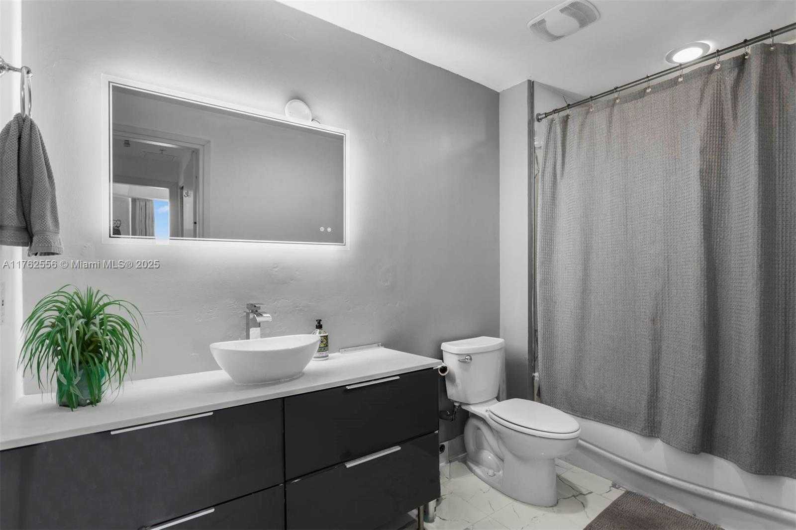 Small Image of 300 SOUTH BISCAYNE BLVD #T-2806, Miami Number 13