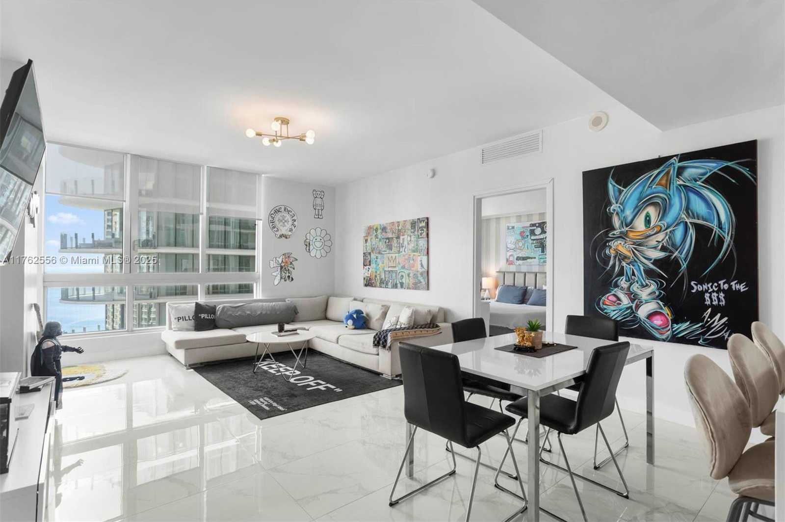 Small Image of 300 SOUTH BISCAYNE BLVD #T-2806, Miami Number 7