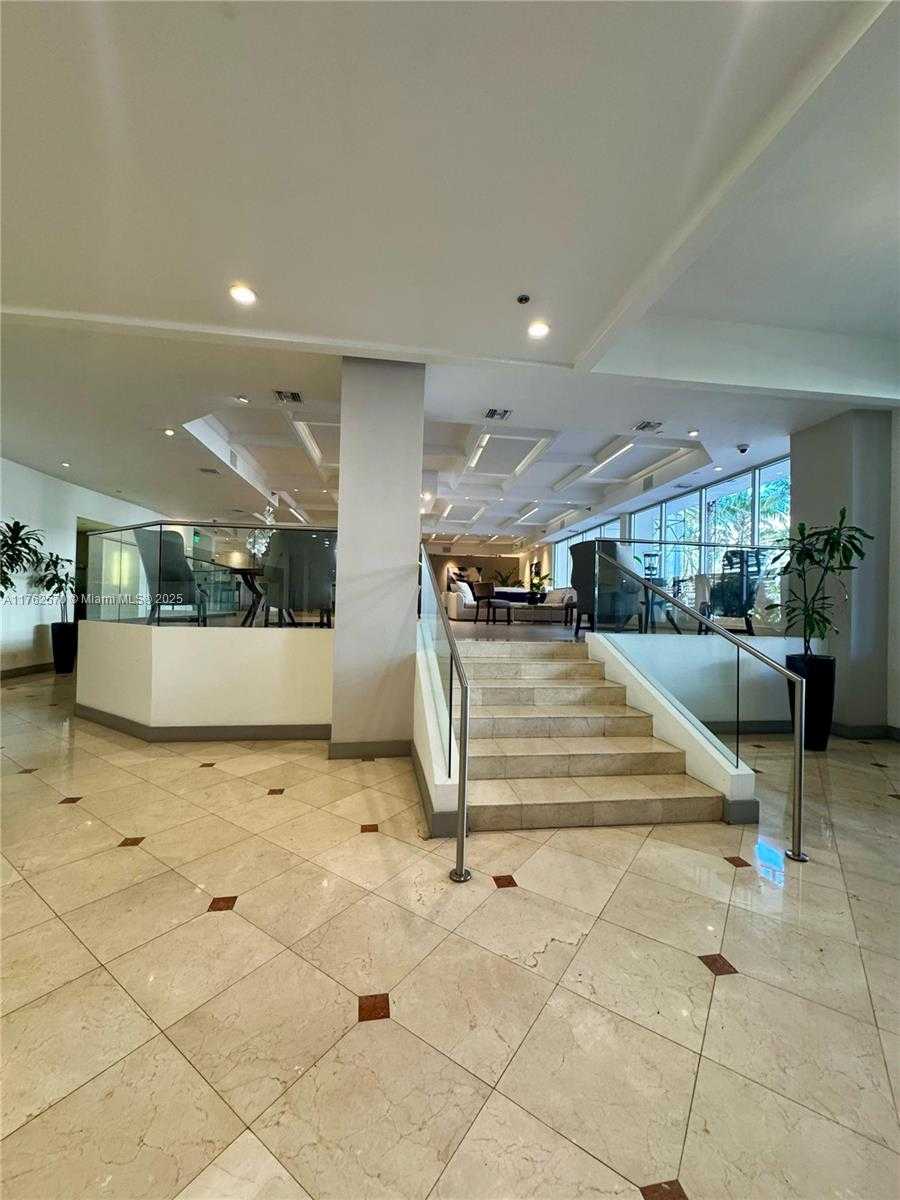 Small Image of 100 LINCOLN RD #1231, Miami Beach Number 25