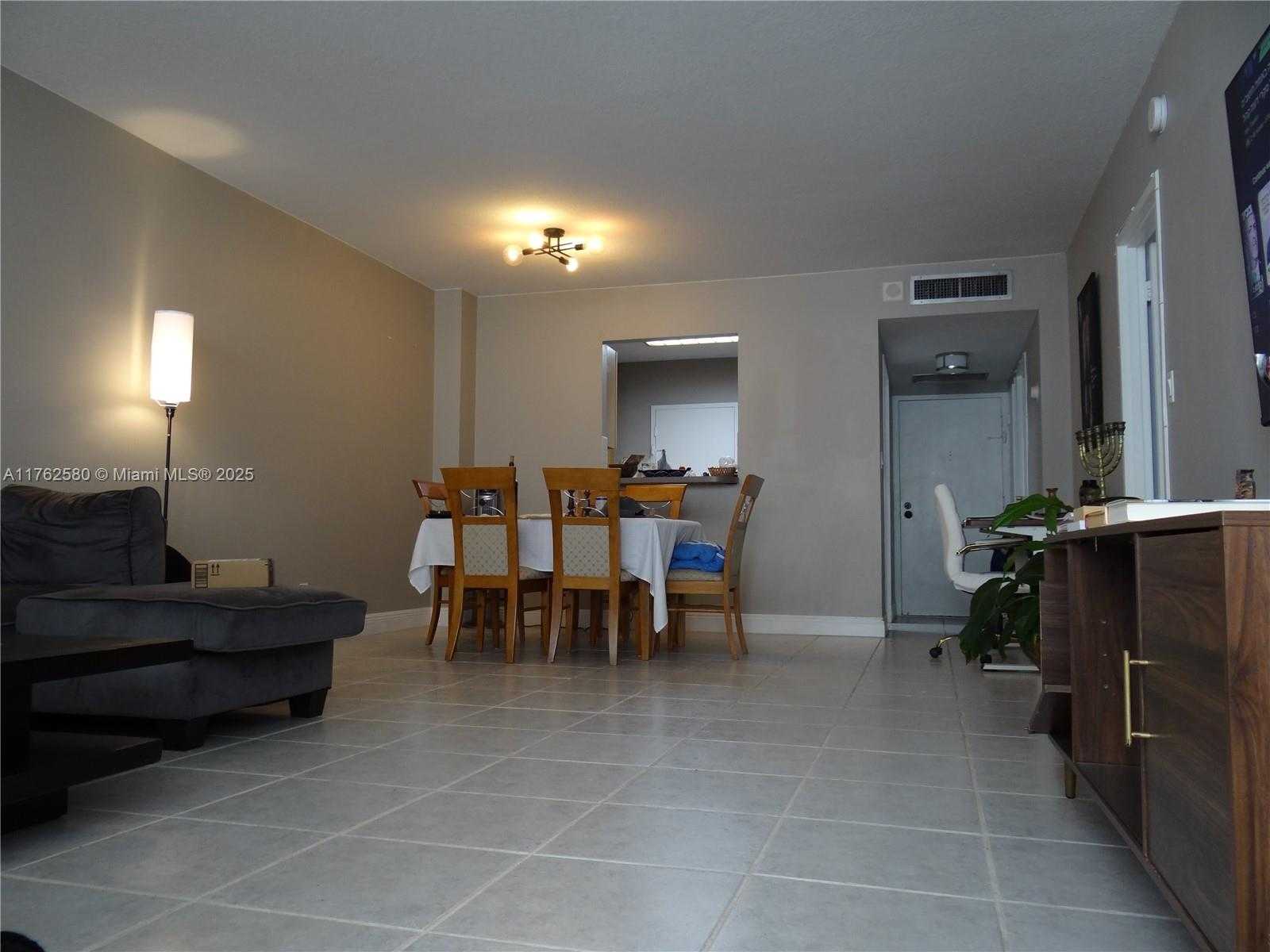 Small Image of 3725 SOUTH OCEAN DR #607, Hollywood Number 9