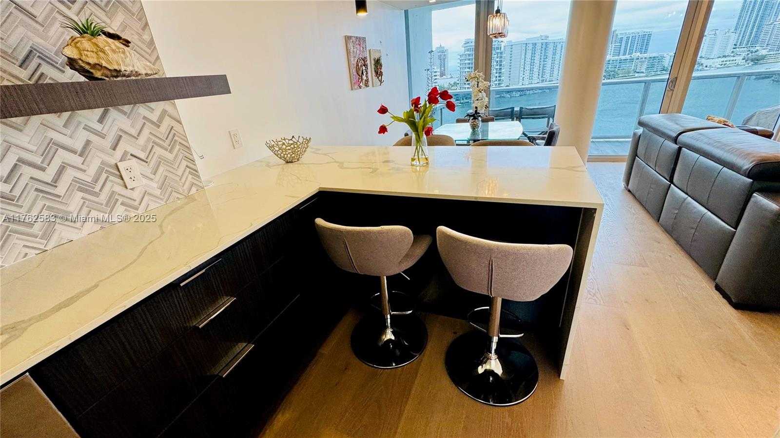 Small Image of 900 BAY DR #914, Miami Beach Number 28
