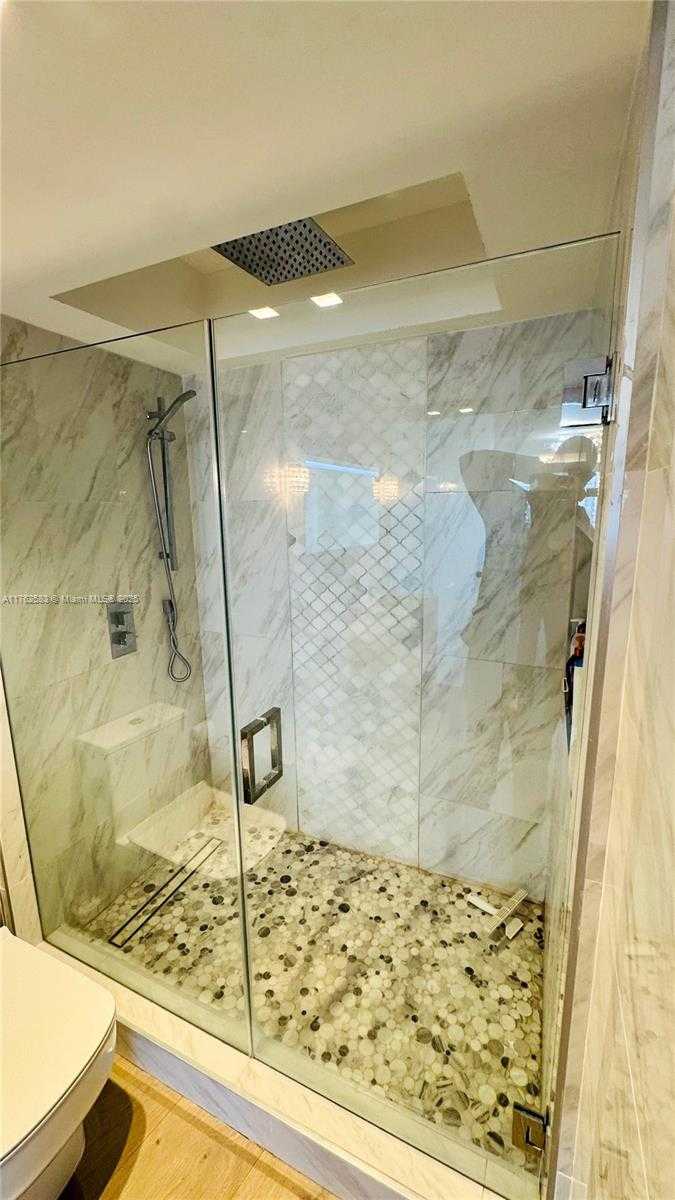 Small Image of 900 BAY DR #914, Miami Beach Number 40