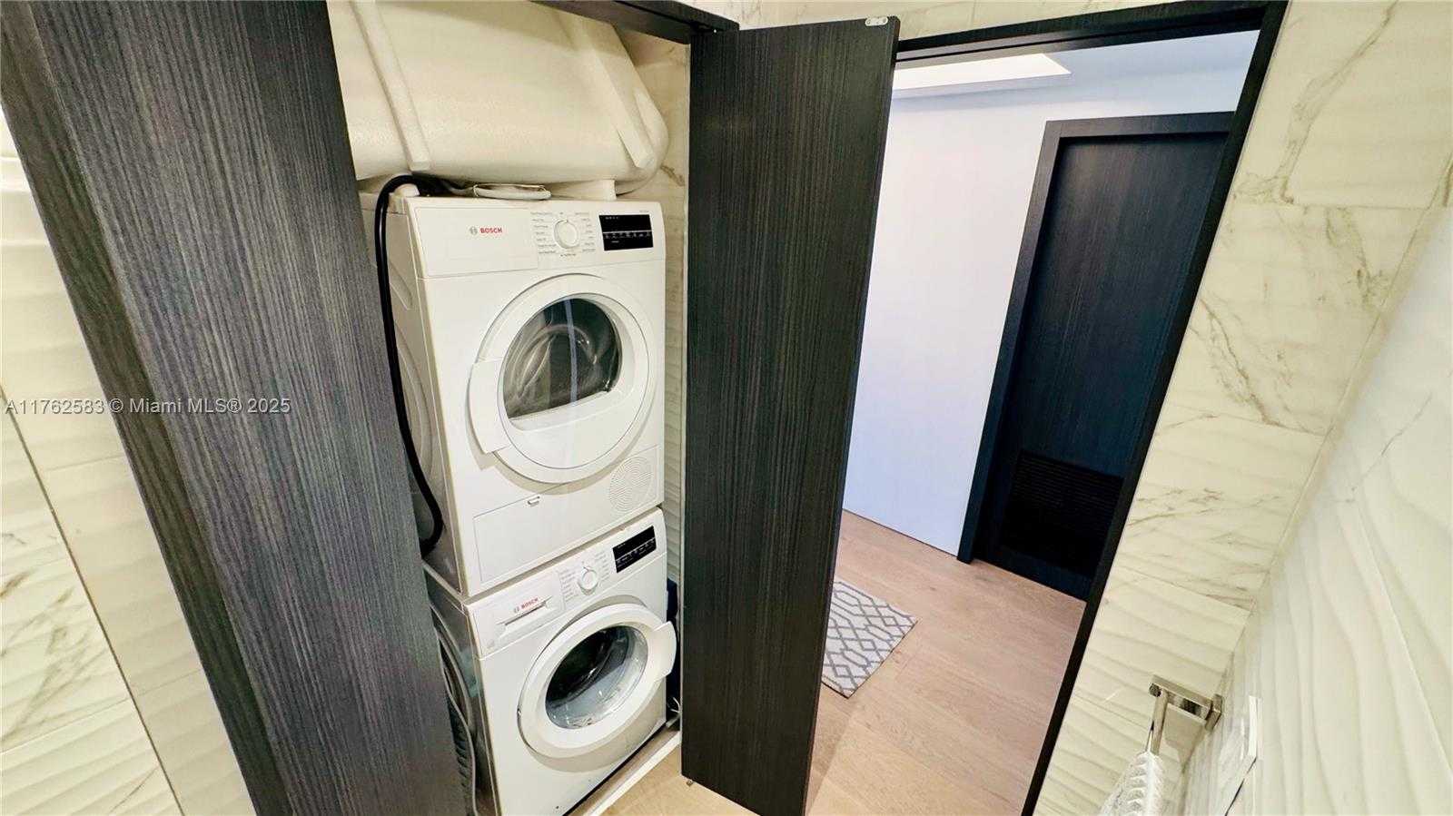 Small Image of 900 BAY DR #914, Miami Beach Number 42