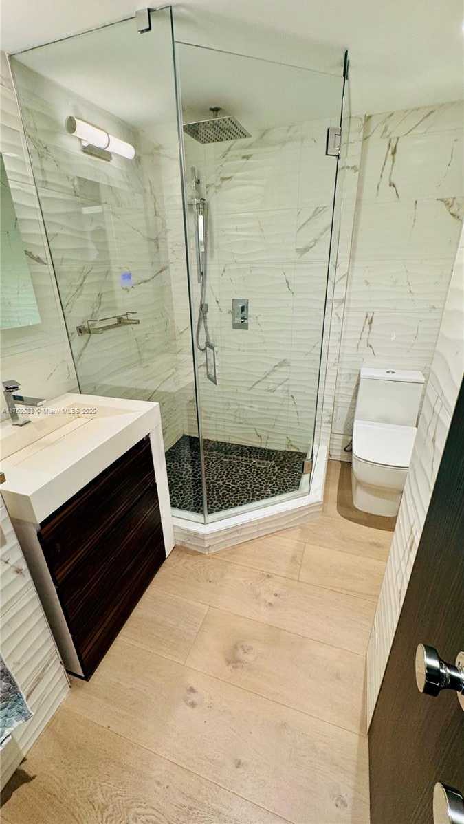 Small Image of 900 BAY DR #914, Miami Beach Number 44