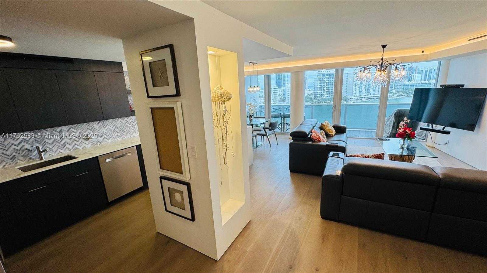 Small Image of 900 BAY DR #914, Miami Beach Number 47