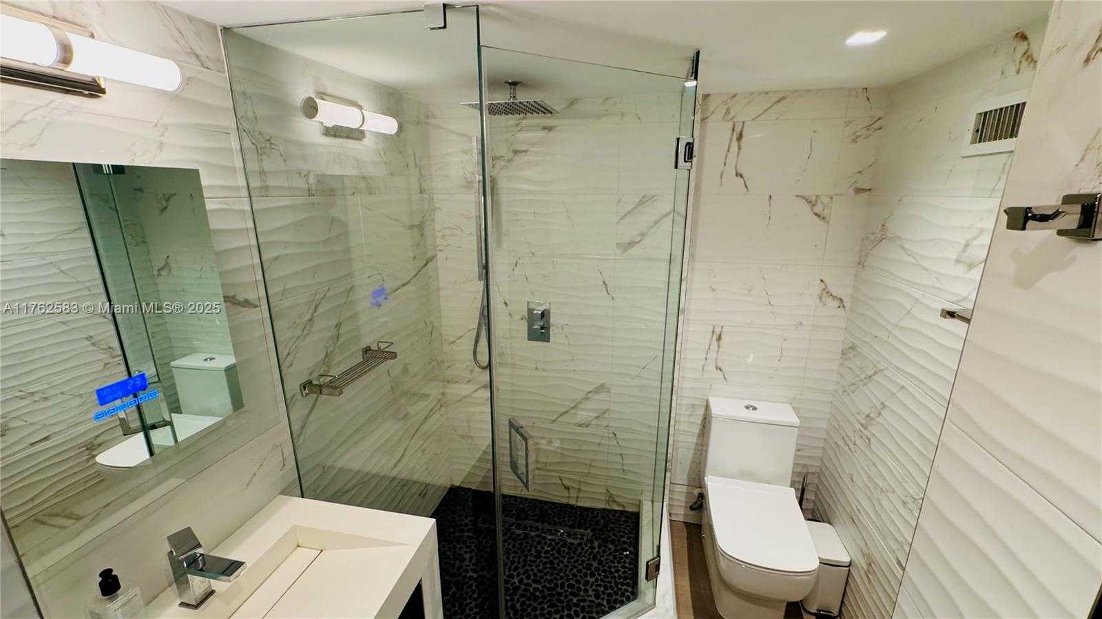 Small Image of 900 BAY DR #914, Miami Beach Number 7