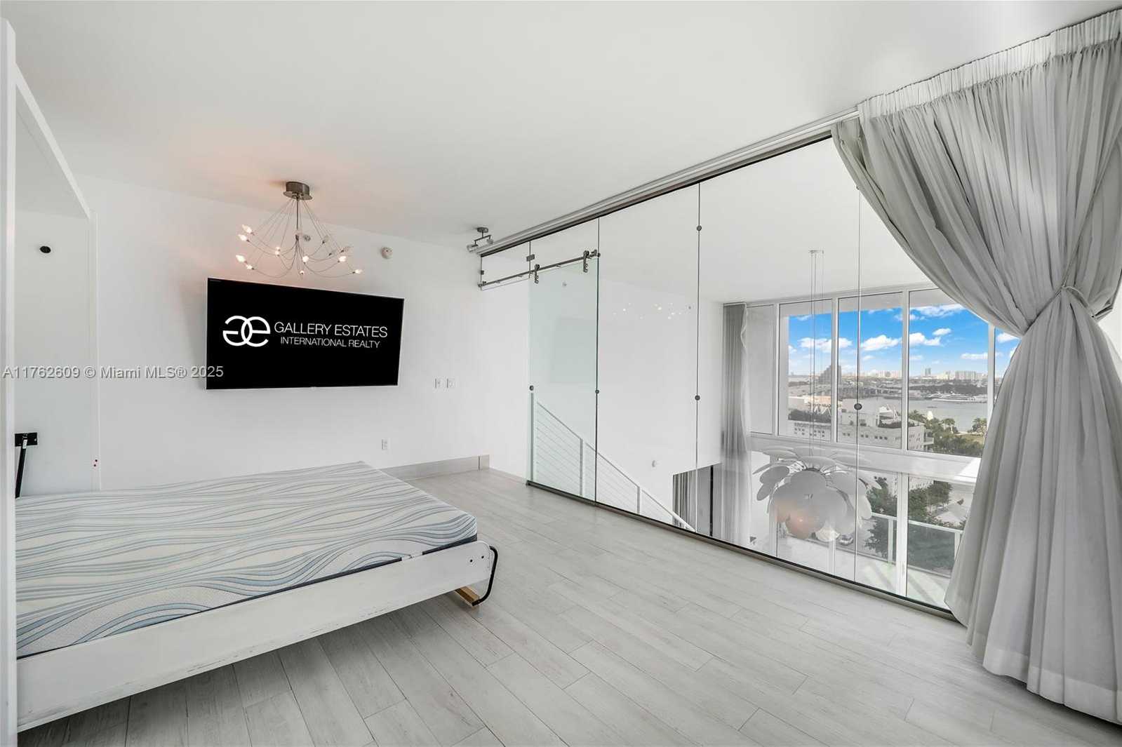 Small Image of 1040 BISCAYNE BLVD #1001, Miami Number 20