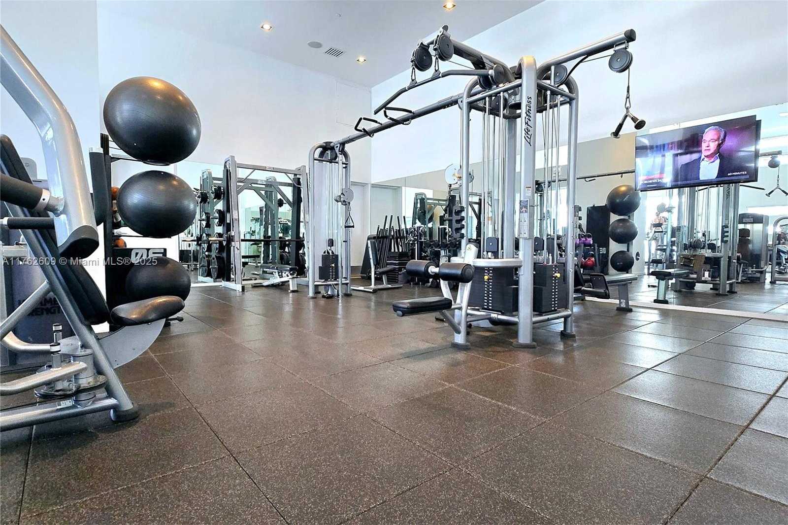 Small Image of 1040 BISCAYNE BLVD #1001, Miami Number 33