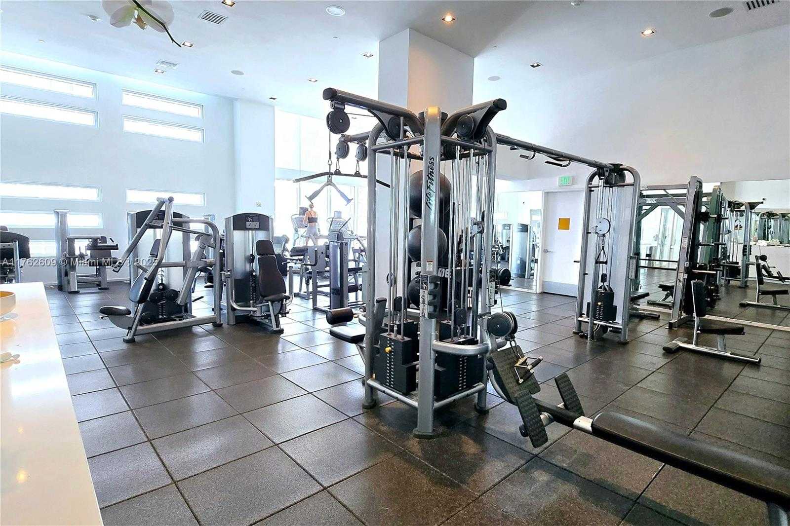 Small Image of 1040 BISCAYNE BLVD #1001, Miami Number 34