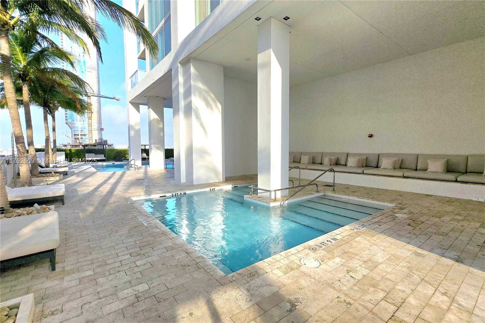 Small Image of 1040 BISCAYNE BLVD #1001, Miami Number 36