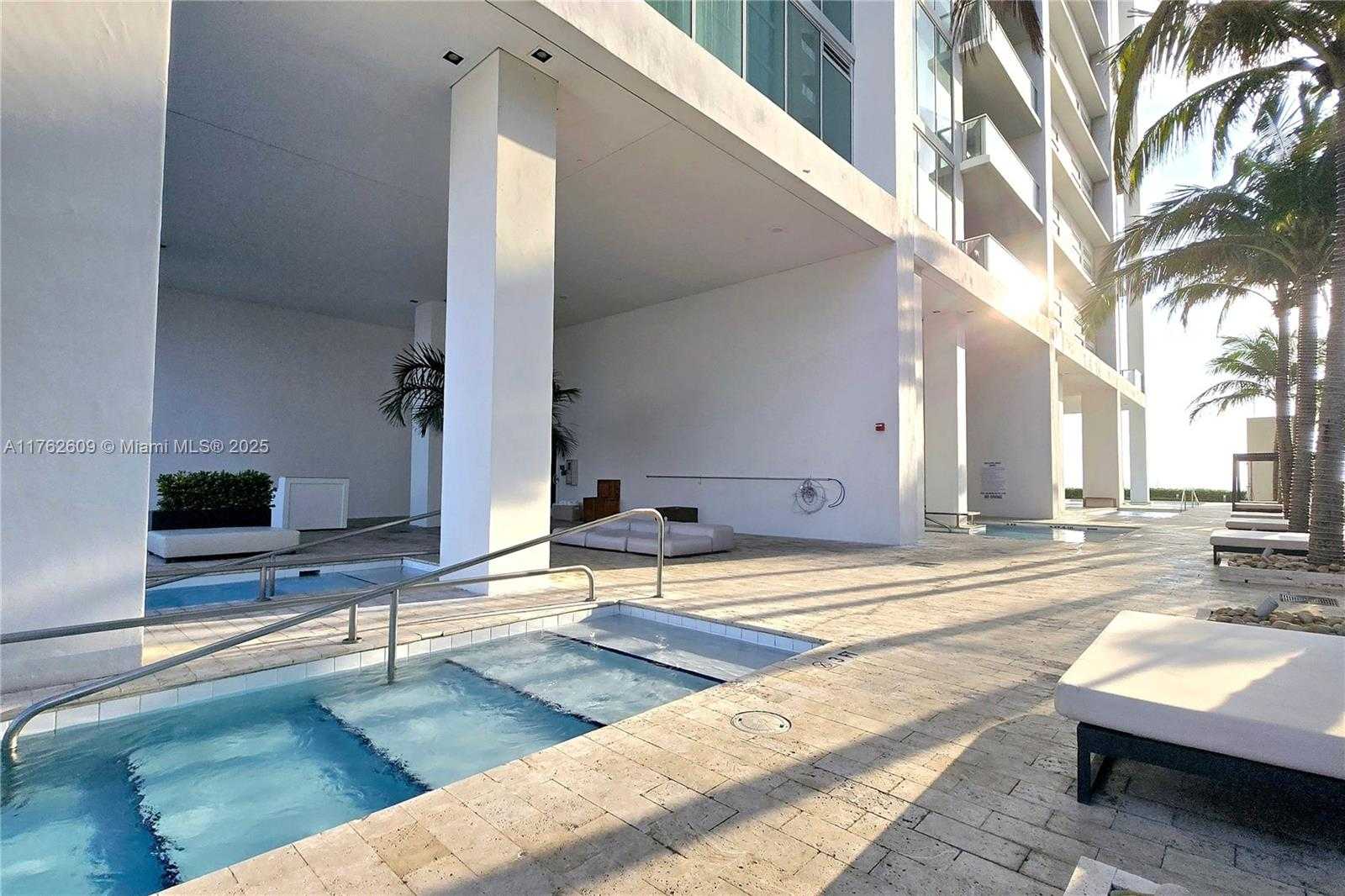 Small Image of 1040 BISCAYNE BLVD #1001, Miami Number 38