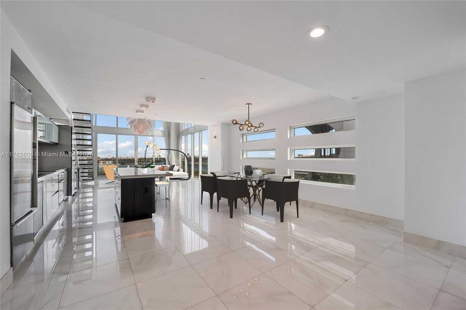 Small Image of 1040 BISCAYNE BLVD #1001, Miami Number 5