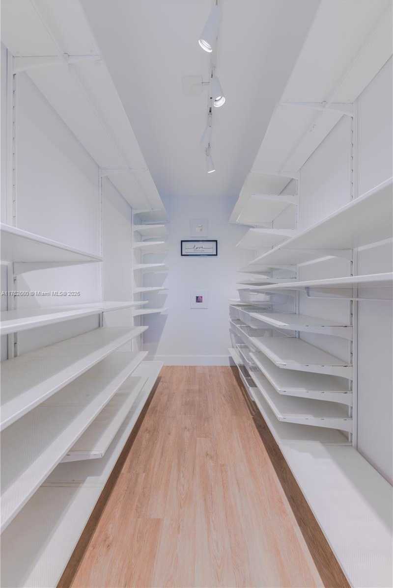 Small Image of 800 WEST AVE #618, Miami Beach Number 33