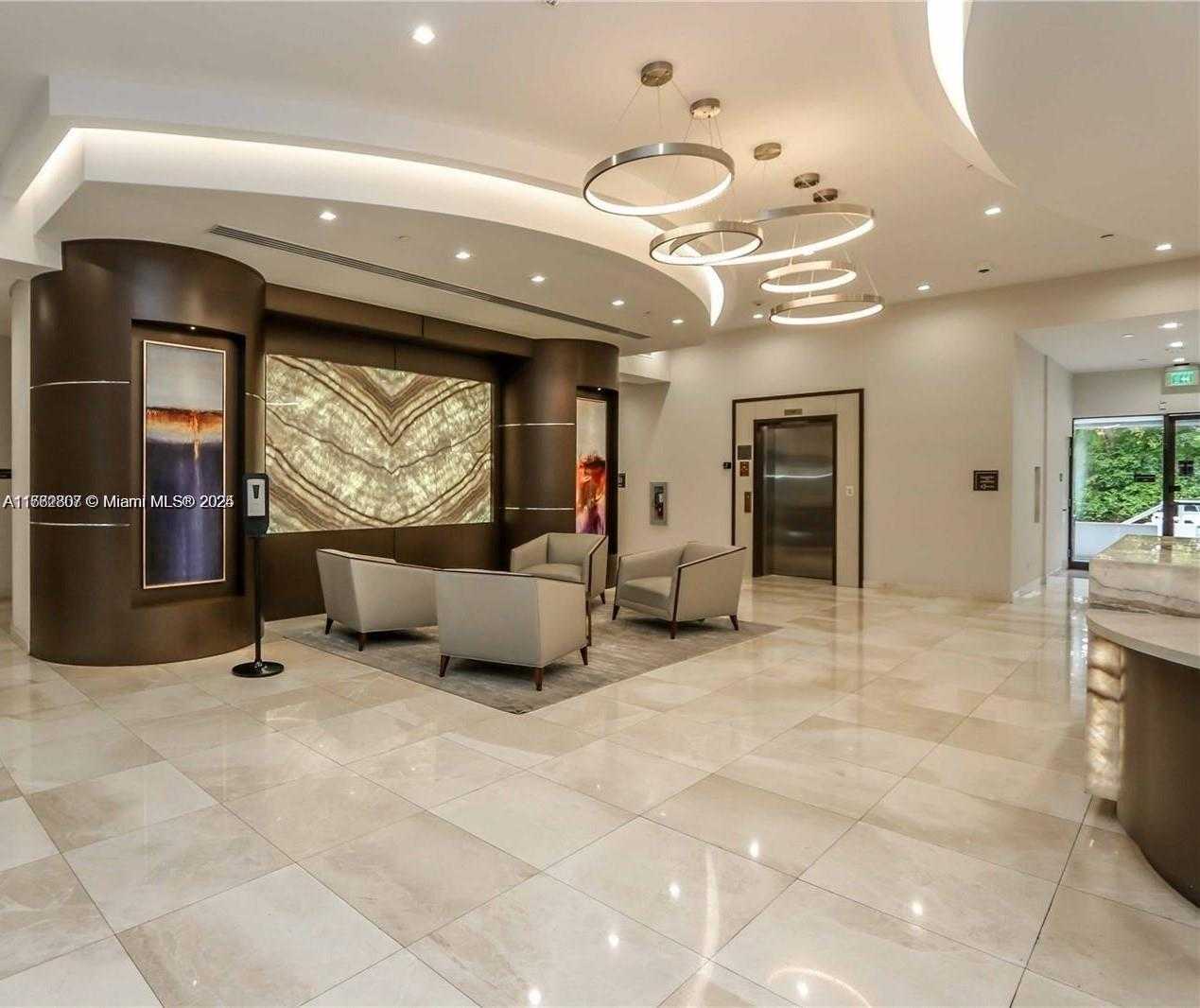 Small Image of 20225 #1816, Aventura Number 12