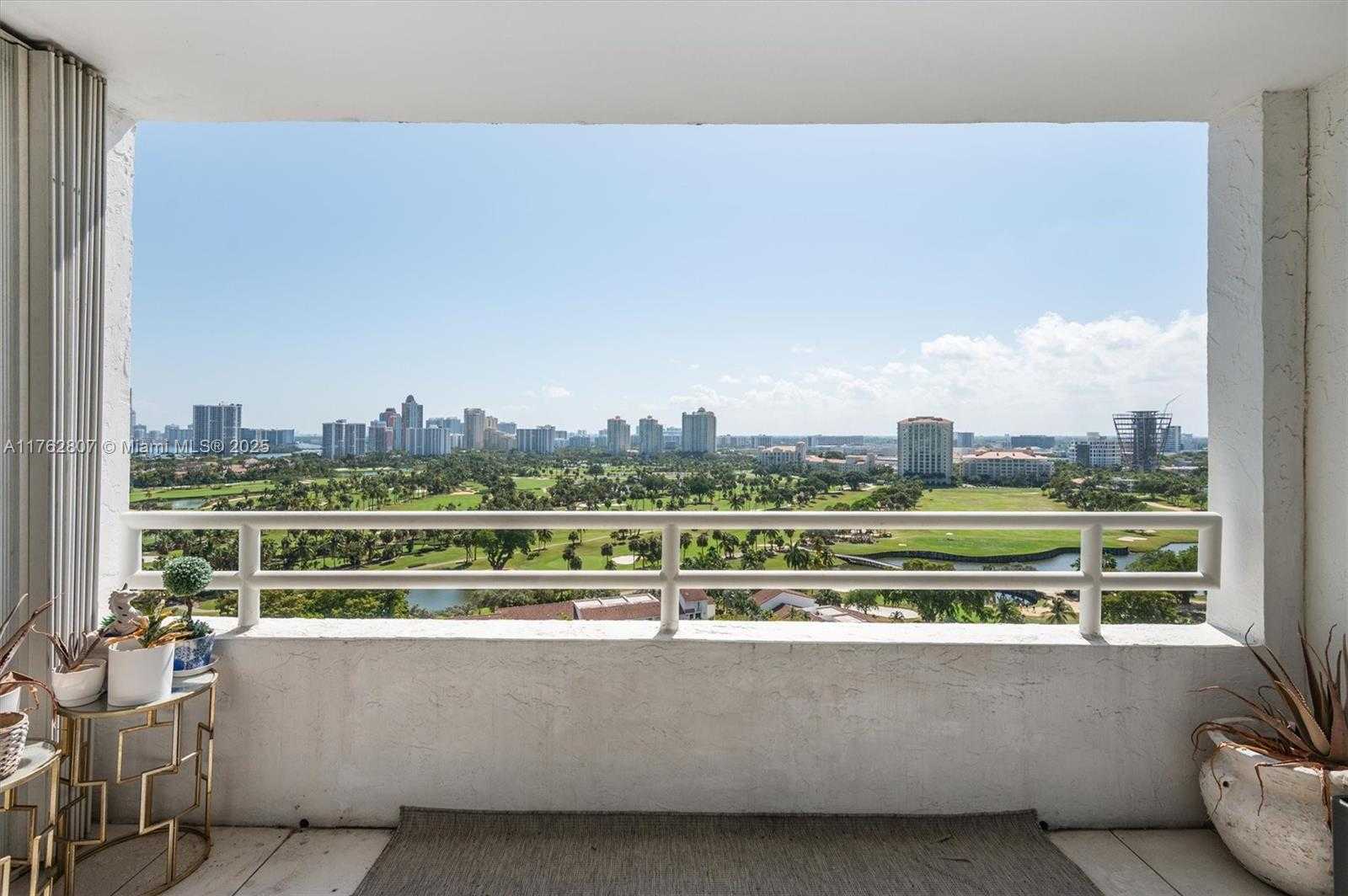 Small Image of 20225 #1816, Aventura Number 2