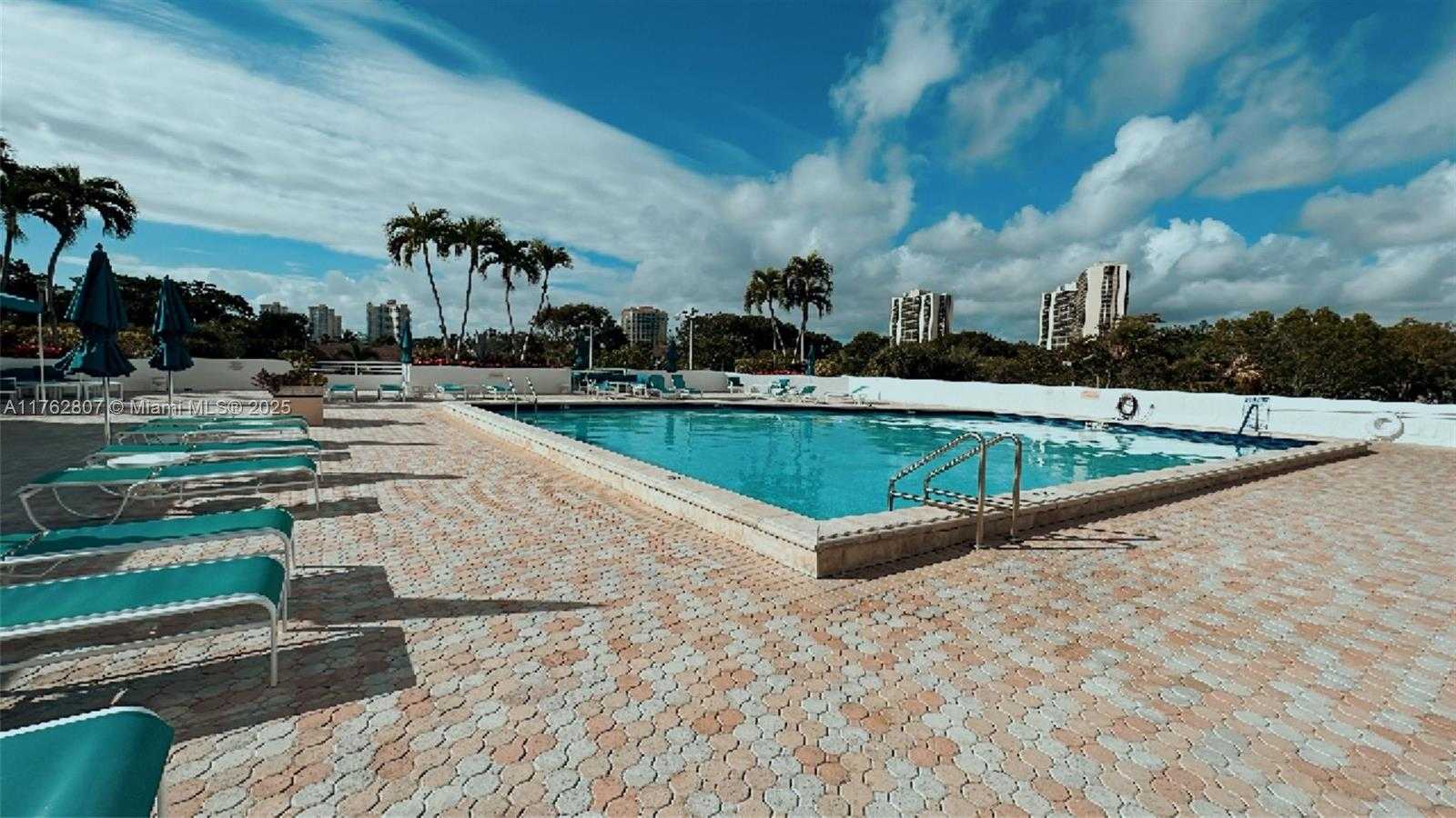 Small Image of 20225 #1816, Aventura Number 28