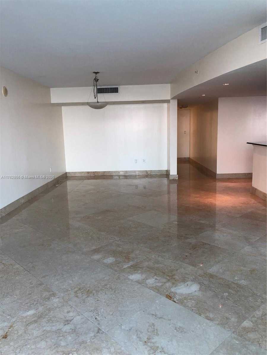 Small Image of 1800 NORTH BAYSHORE DR #1901, Miami Number 13
