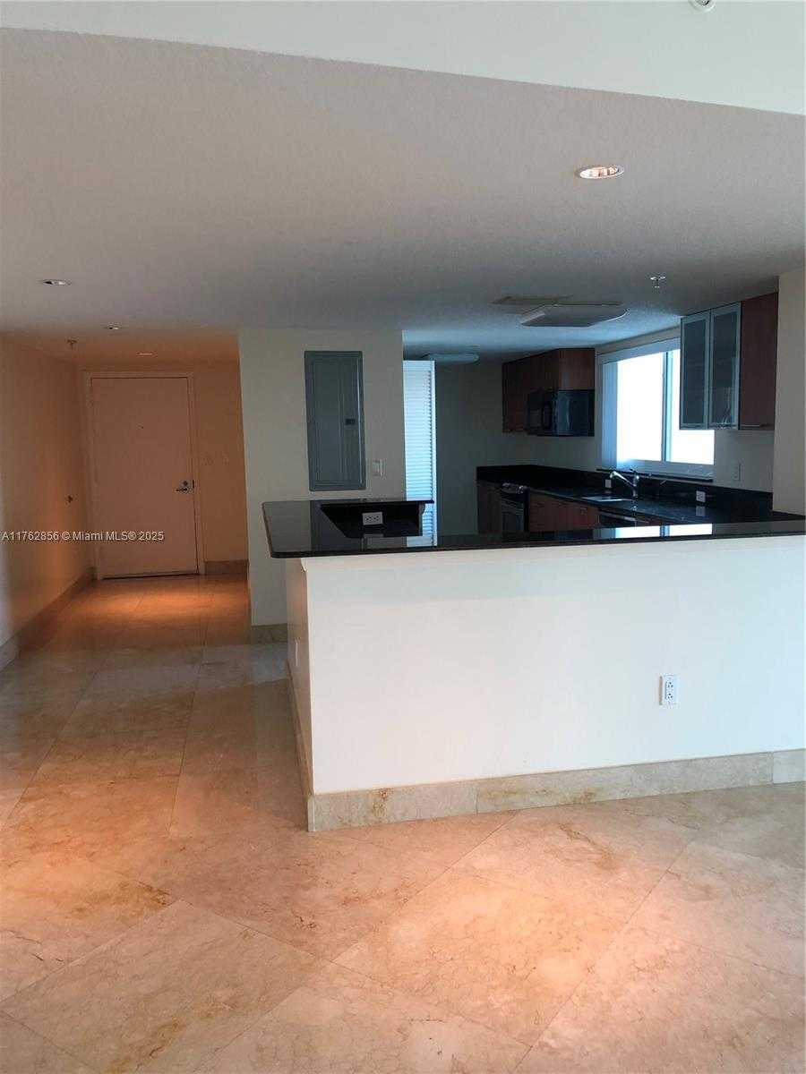 Small Image of 1800 NORTH BAYSHORE DR #1901, Miami Number 2